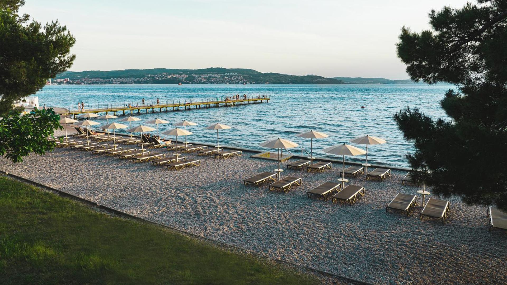 Camping Adria Ankaran - Pitches Экстерьер фото